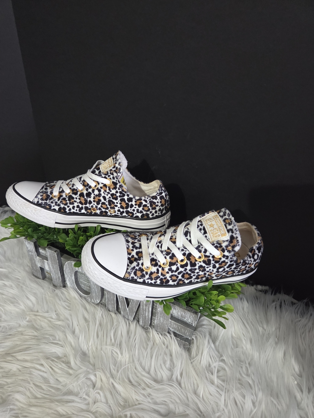 Faux Fur Women's Low-Top Leopard Print Sneakers In Cream/Black. Size 6 - Picture 8 of 12